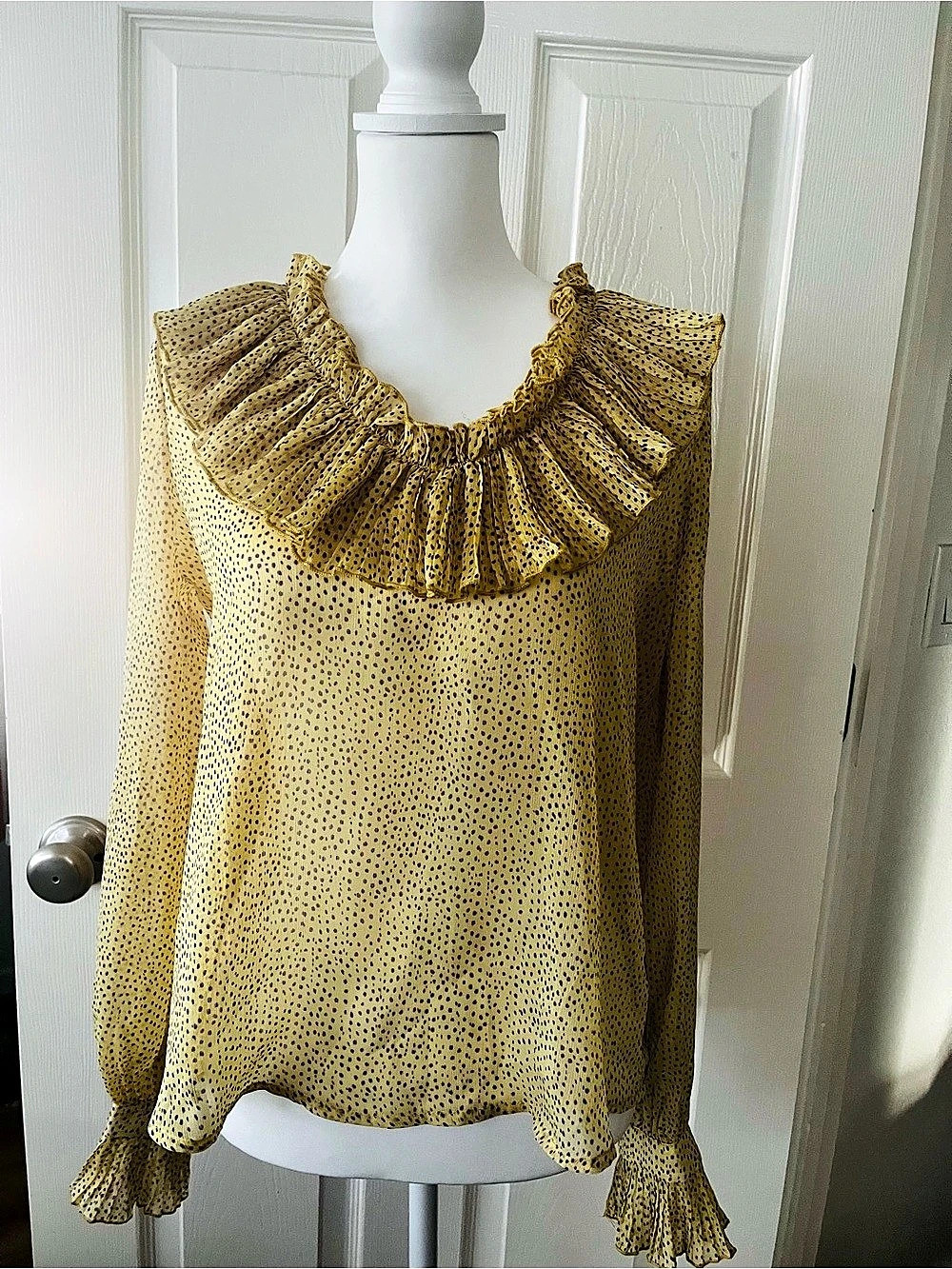endless rose Ruffle V-neck Blouse Polka Dot Yellow & Purple Small